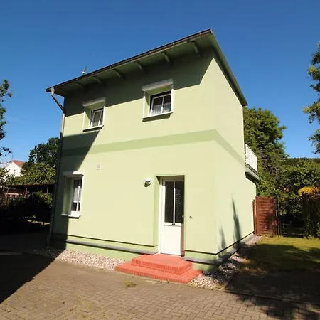 Ferienhaus Seefrieden * 萨斯尼茨